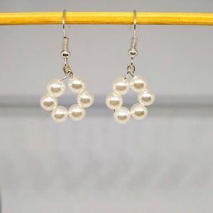 🎲B1G3 Free🎲Circle White Pearl Earrings